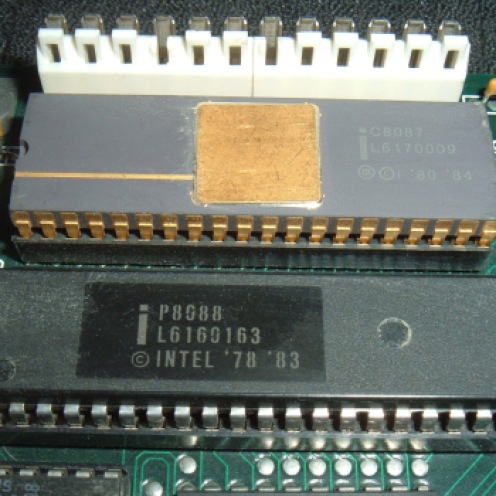 encapsulado DIP i8088 con CoProcesador 8087